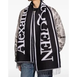 Alexander McQueen Fringe Logo Print Wraparound Sjaal-Heren Sjaals