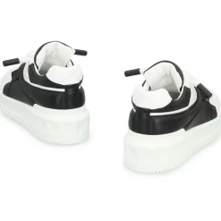 Valentino Garavani One Stud XL Low-Top Sneakers-Heren Sneakers